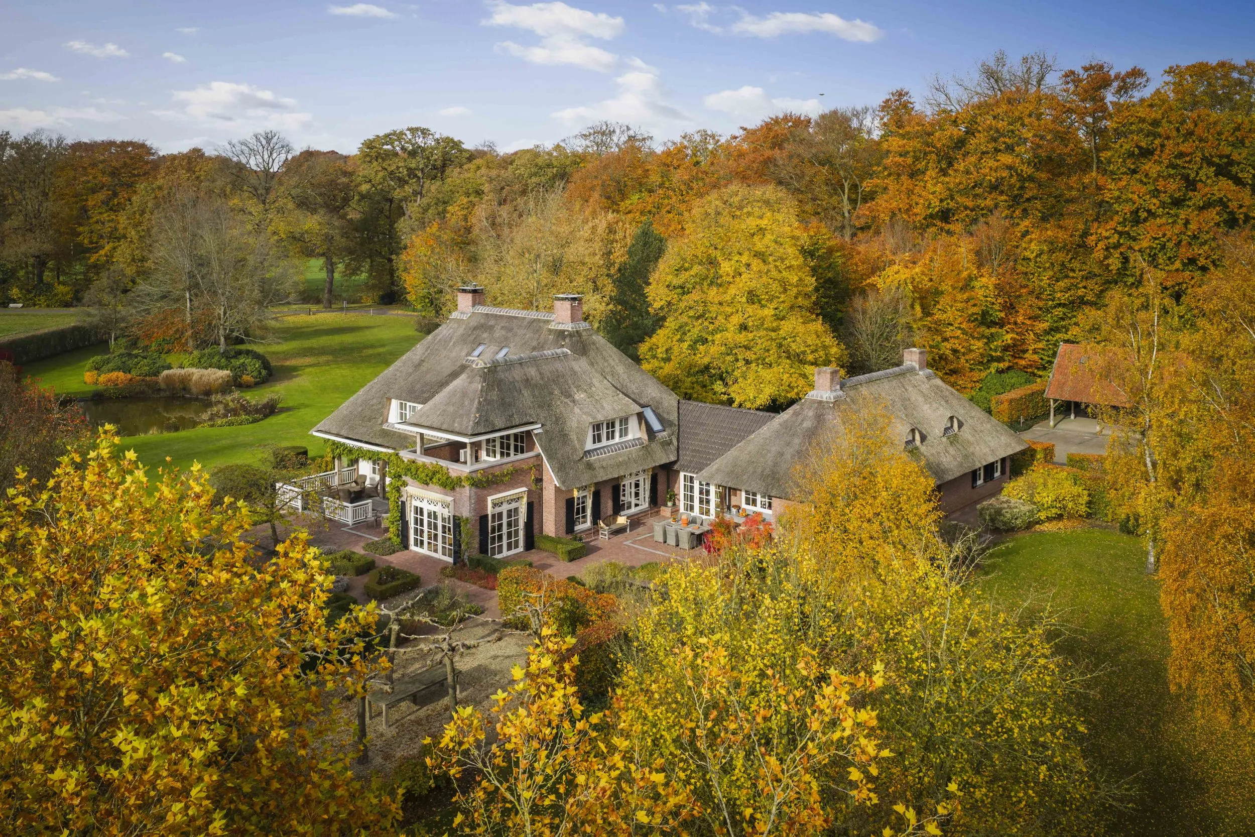 Landhuis, Almen