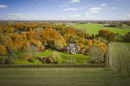 Landhuis, Almen